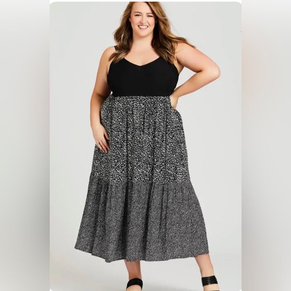Avenue Black and White A-Line Skirt